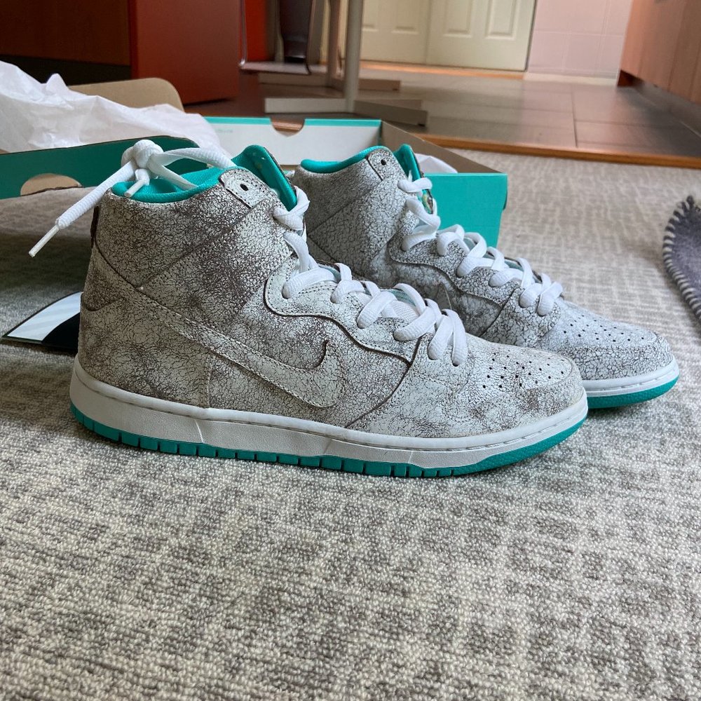 Nike SB Dunk High Flamingo  Basketball Sneakers